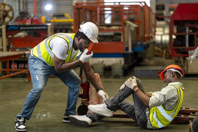 How a Personal Injury Lawyer Builds Your Case