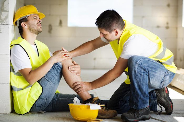 How a Personal Injury Lawyer Builds Your Case